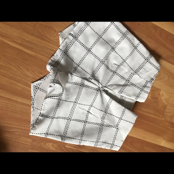 Skort - Picture 2 of 2